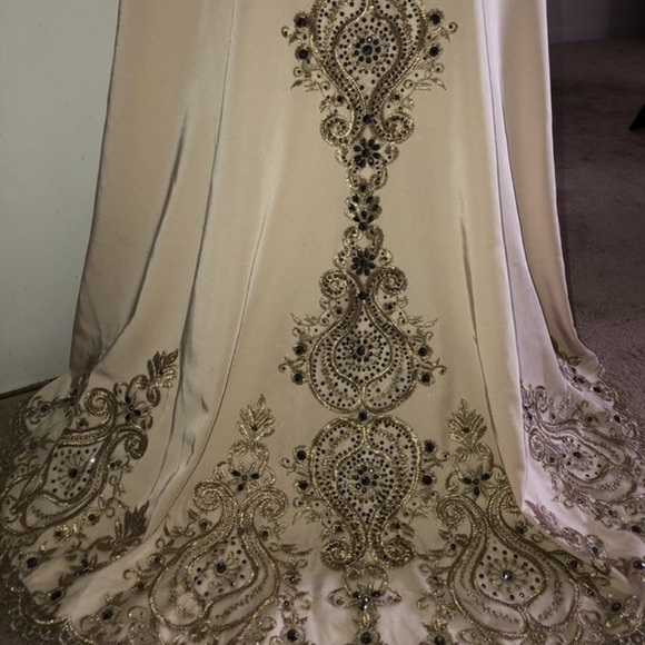 Elegant Dress Divine Princess Dress - Picture 5 of 8